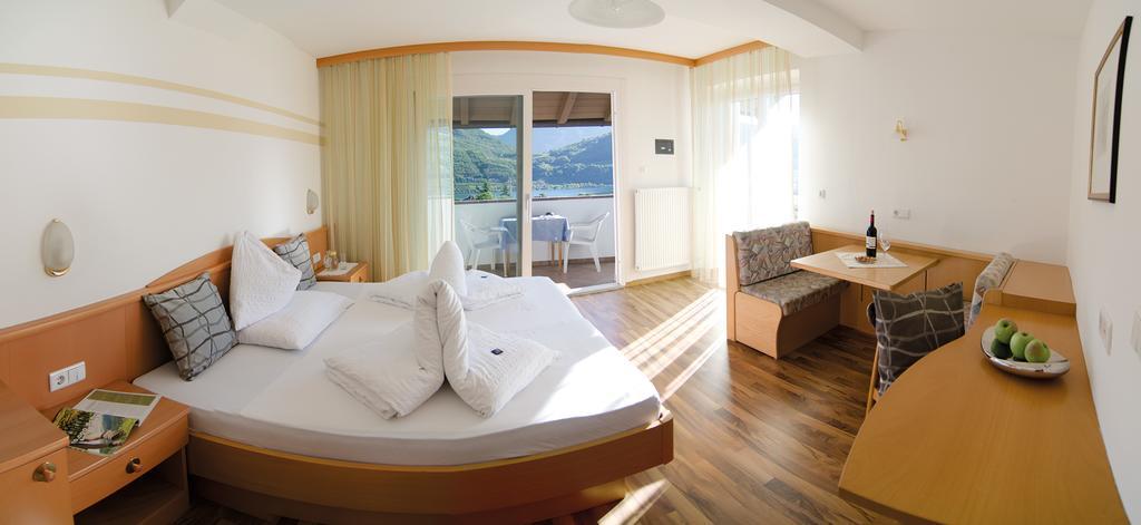 Garni Hotel Sonnleitenhof Caldaro Kamer foto