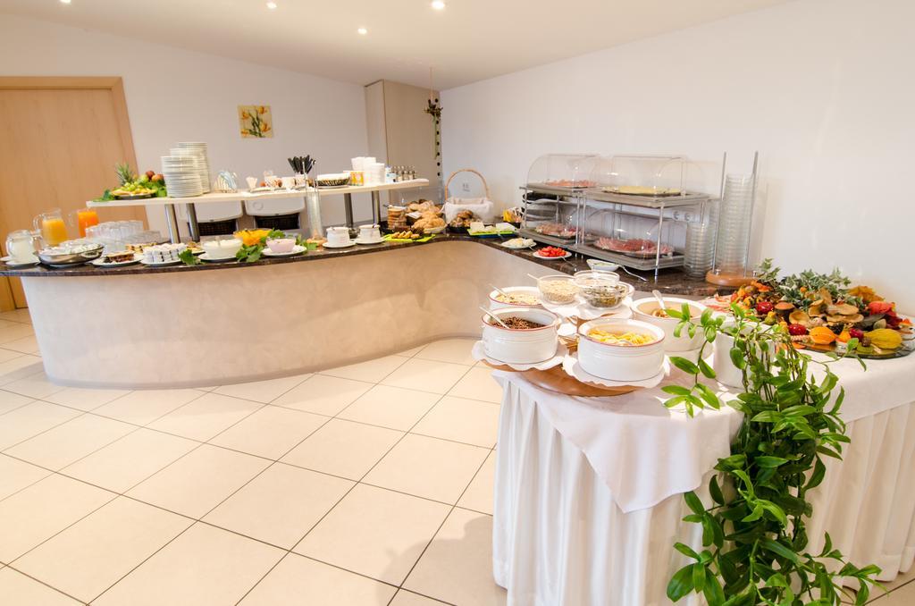Garni Hotel Sonnleitenhof Caldaro Buitenkant foto